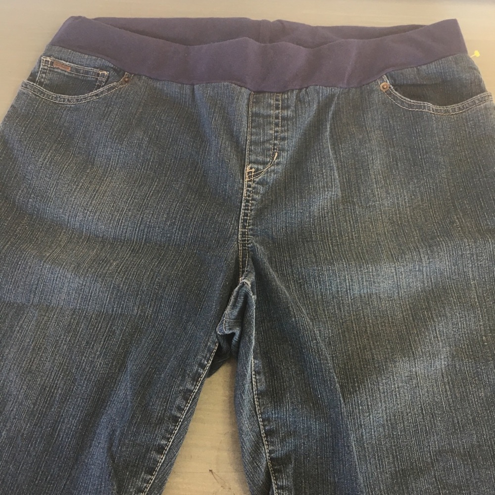 0062 Size XL Oh Baby by Motherhood Denim Shorts